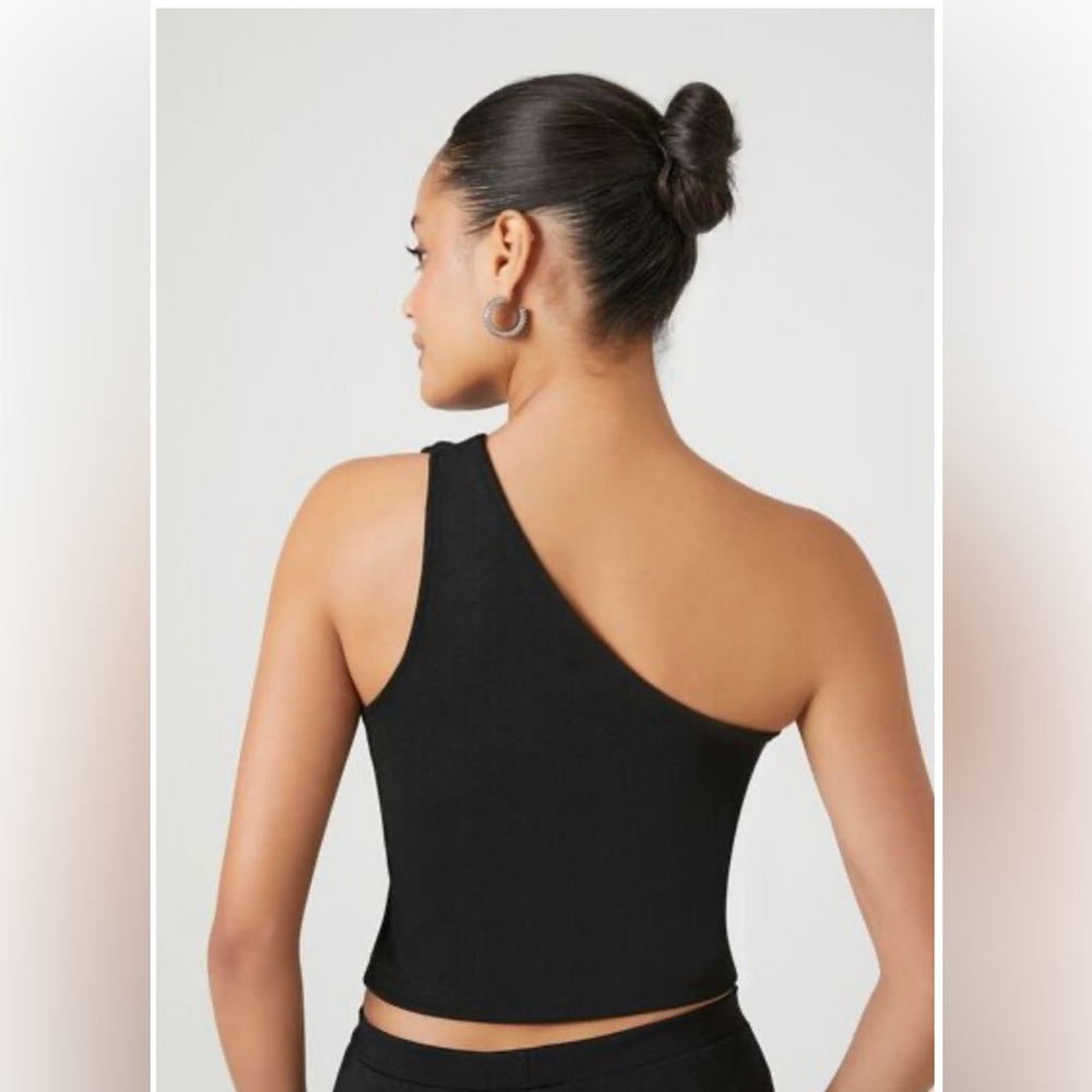 Elegant Black One-Shoulder Top - Picture 2 of 8